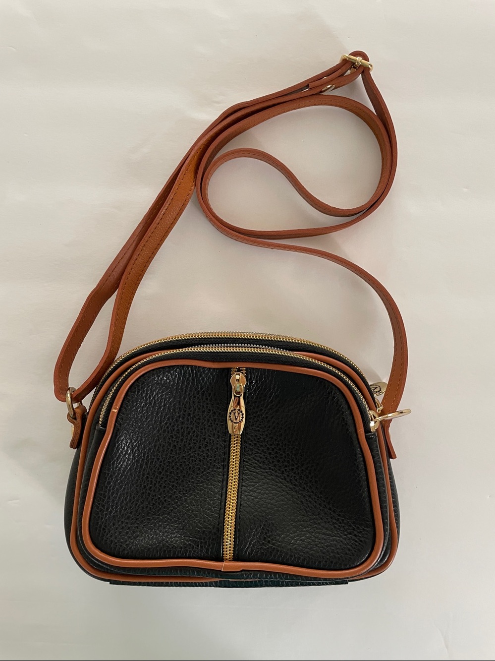 VTG: Valentina ITALY- Pebbled Genuine Leather Crossbody Bag Black/Cognac